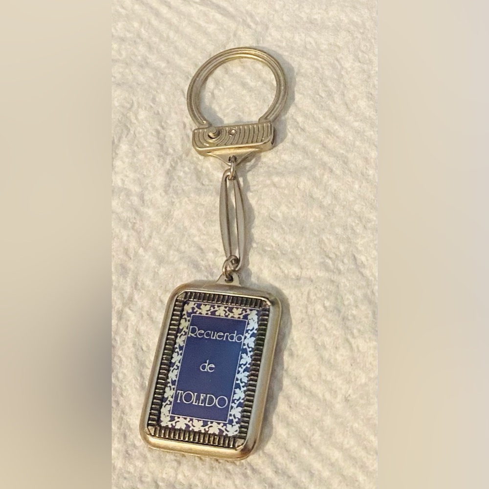 Vintage Souvenir Keychain from the Toledo Cathedral in Toledo, Spain - Picture 2 of 7
